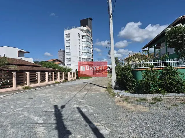 Casa com 504m² 3 quartos e 2 banheiros, à venda, no bairro Centro em Penha