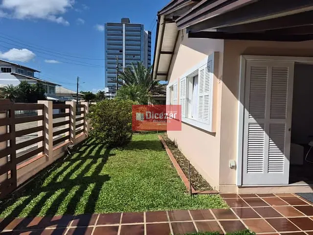 Casa com 504m² 3 quartos e 2 banheiros, à venda, no bairro Centro em Penha