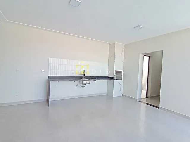 Casa 3 quartos e 2 banheiros, à venda ou para alugar, no bairro Jardim Julita em Porto Feliz