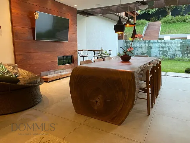 Casa com 990m² 3 quartos e 5 banheiros, à venda, no bairro Castelo em Ipatinga