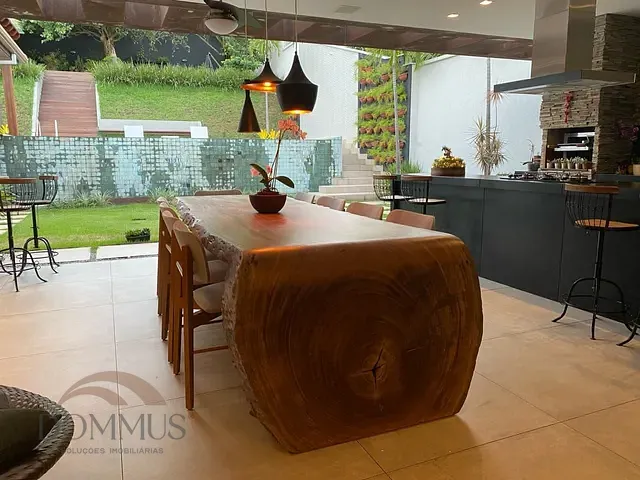 Casa com 990m² 3 quartos e 5 banheiros, à venda, no bairro Castelo em Ipatinga