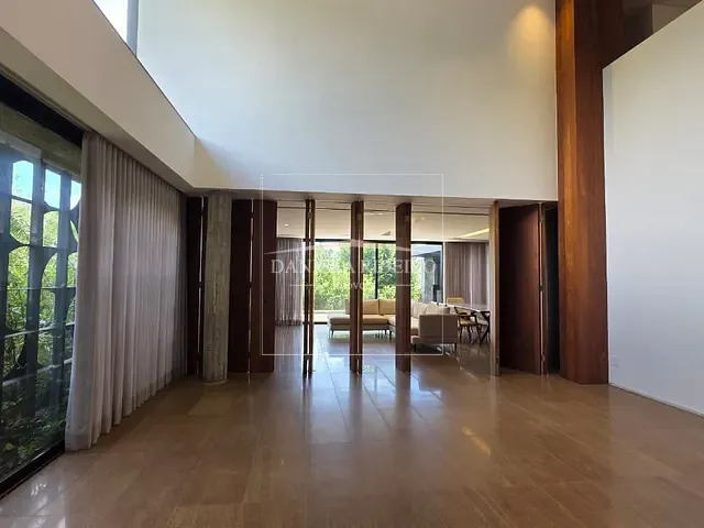 Casa com 762m² 5 quartos e 7 banheiros, à venda, no bairro Esperança em Londrina