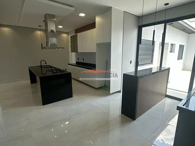 Casa com 220m² 3 quartos e 4 banheiros, à venda, no bairro Wanel Ville em Sorocaba