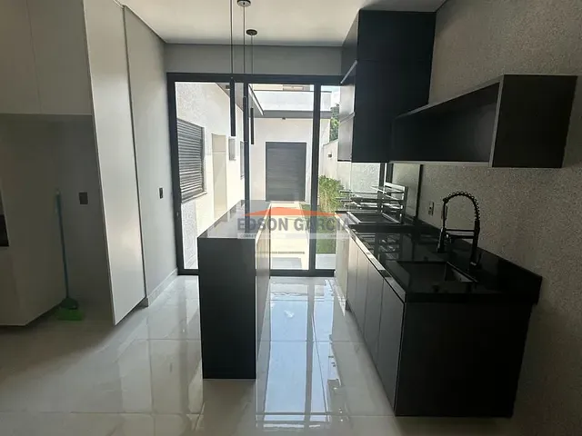 Casa com 220m² 3 quartos e 4 banheiros, à venda, no bairro Wanel Ville em Sorocaba