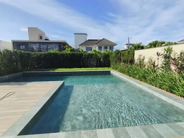 Casa 6 quartos e 8 banheiros, à venda, no bairro Jurerê Internacional em Florianópolis