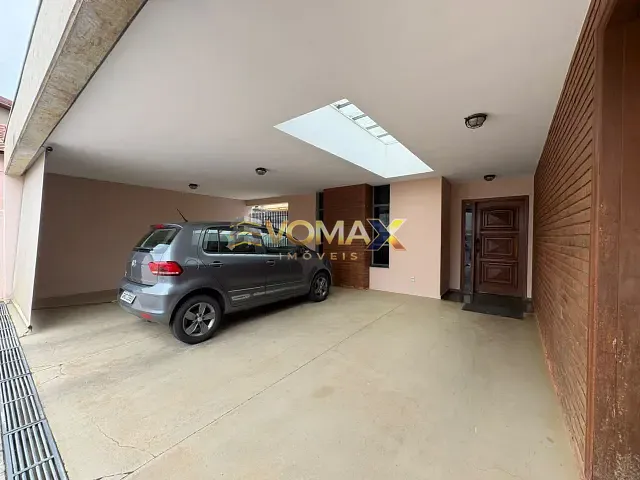 Casa 3 quartos e 4 banheiros, à venda ou para alugar, no bairro Parque da Lagoa em Itapetininga