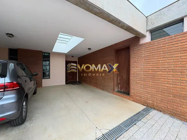 Casa 3 quartos e 4 banheiros, à venda ou para alugar, no bairro Parque da Lagoa em Itapetininga