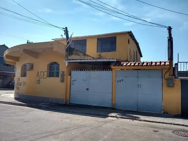 Casa com 200m² 14 quartos e 8 banheiros, à venda, no bairro Trindade em São Gonçalo