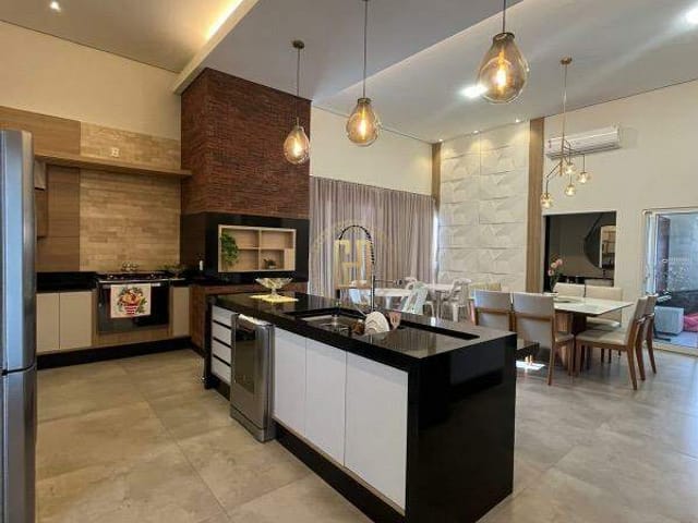 Casa com 450m² 3 quartos e 5 banheiros, à venda, no bairro Condomínio Esplanada do Sol em Nova Mutum