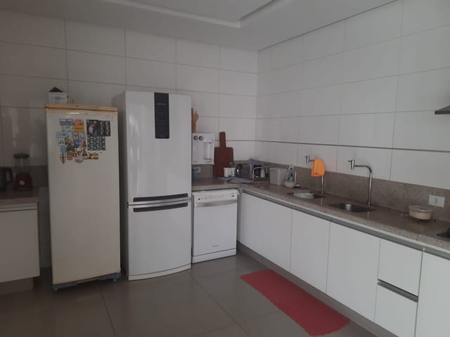 Casa com 440m² 4 quartos e 5 banheiros, à venda, no bairro Jardim Ana Lúcia em Goiânia