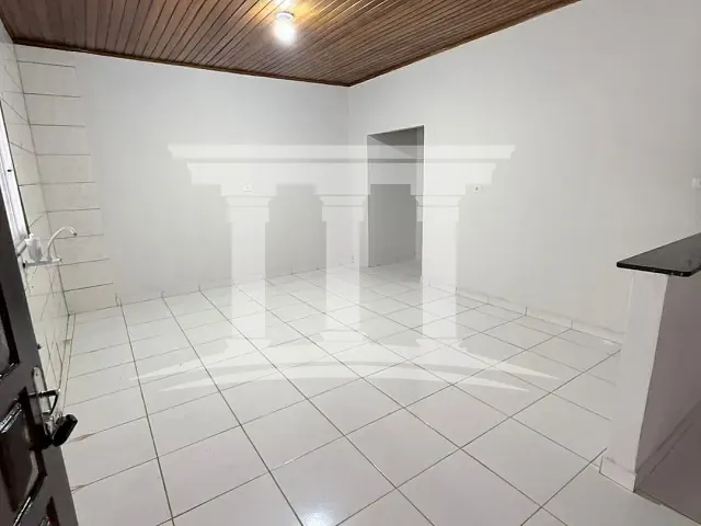 Casa 2 quartos e 1 banheiro, para alugar, no bairro Jardim Imperial em Sinop