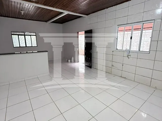 Casa 2 quartos e 1 banheiro, para alugar, no bairro Jardim Imperial em Sinop