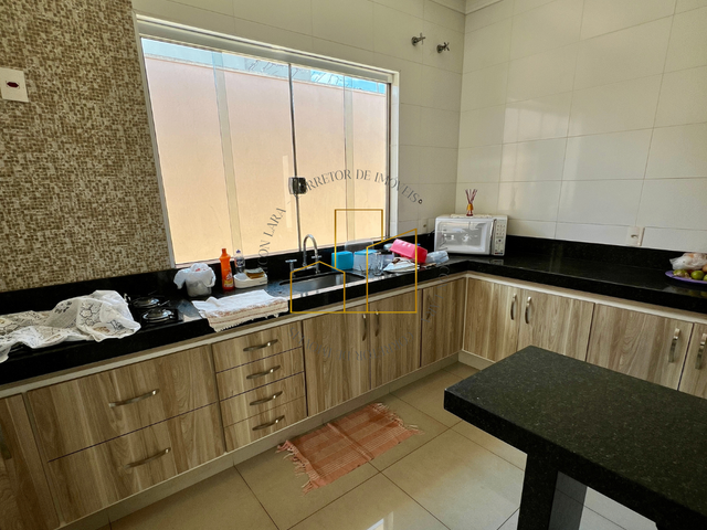 Casa com 200m² 3 quartos e 3 banheiros, à venda, no bairro JD. VERA CRUZ / PQ. HORTO / JD. REDENTOR em Franca