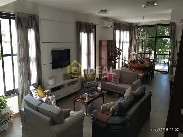 Casa 5 quartos e 3 banheiros, à venda, no bairro Centro em Concórdia