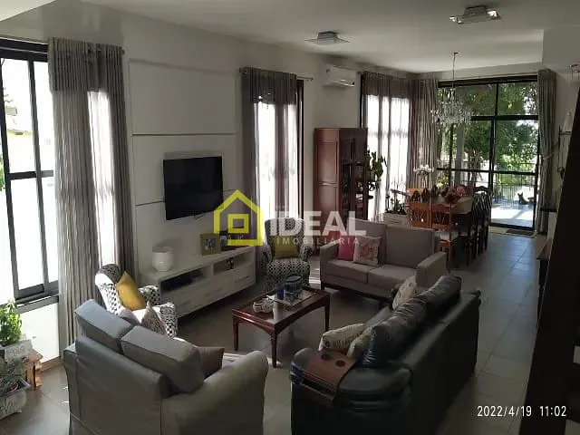 Casa 5 quartos e 3 banheiros, à venda, no bairro Centro em Concórdia