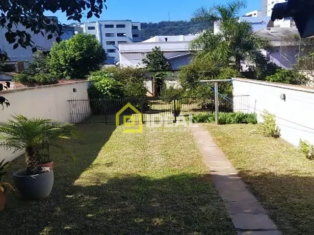Casa 5 quartos e 3 banheiros, à venda, no bairro Centro em Concórdia