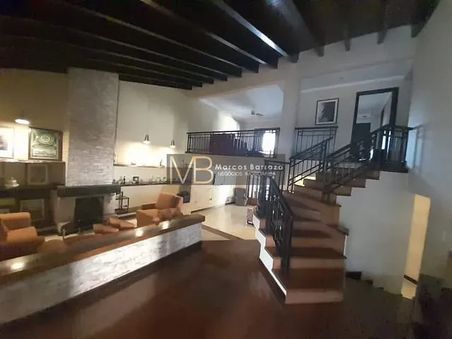Casa com 612m² 4 quartos e 5 banheiros, à venda, no bairro Tucanos em Londrina