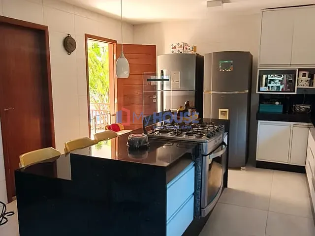 Casa 4 quartos e 5 banheiros, à venda, no bairro Nossa Senhora da Vitória em Ilhéus