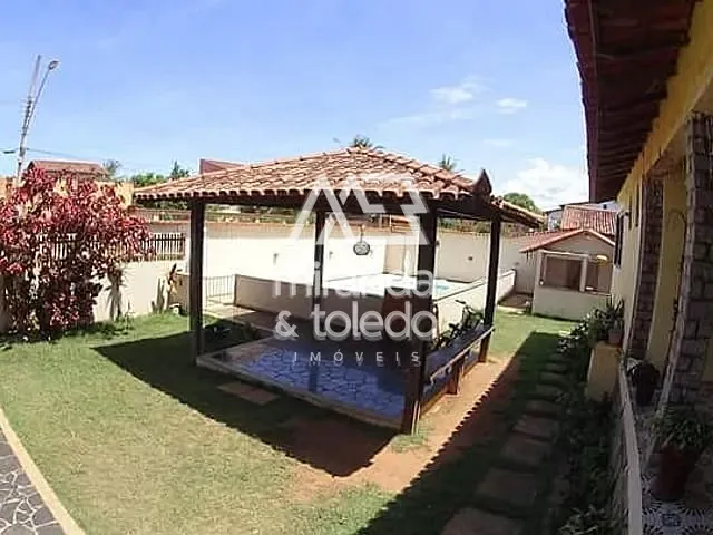 Casa com 945m² 4 quartos e 5 banheiros, à venda, no bairro Santa Mônica em Guarapari