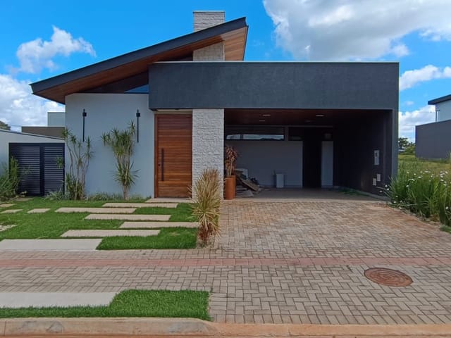 Casa com 300m² 3 quartos e 4 banheiros, à venda, no bairro Vila Salomé em Cambé