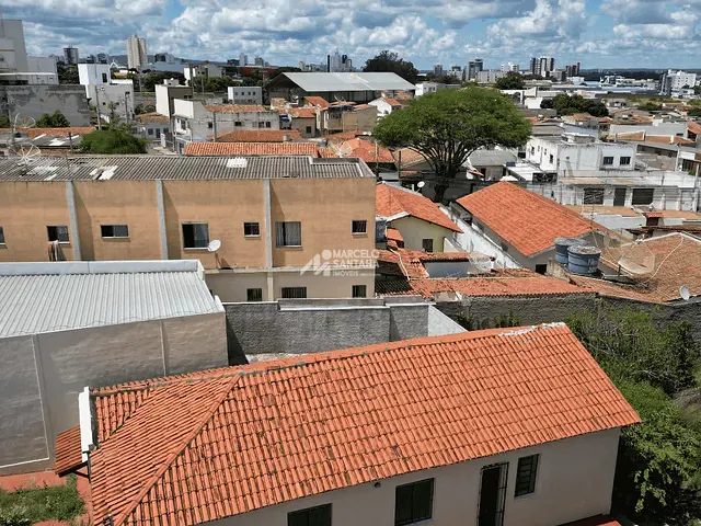 Casa com 1200m², para alugar, no bairro Alto Maron em Vitória da Conquista