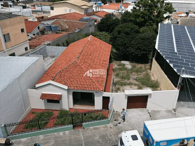 Casa com 1200m², para alugar, no bairro Alto Maron em Vitória da Conquista