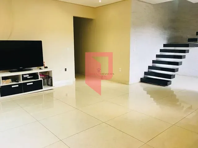 Casa com 330m² 4 quartos e 3 banheiros, à venda, no bairro Aparecida em Belo Horizonte