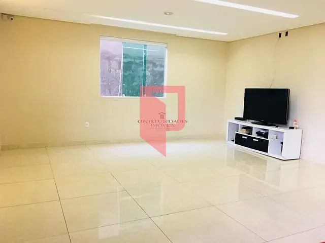 Casa com 330m² 4 quartos e 3 banheiros, à venda, no bairro Aparecida em Belo Horizonte