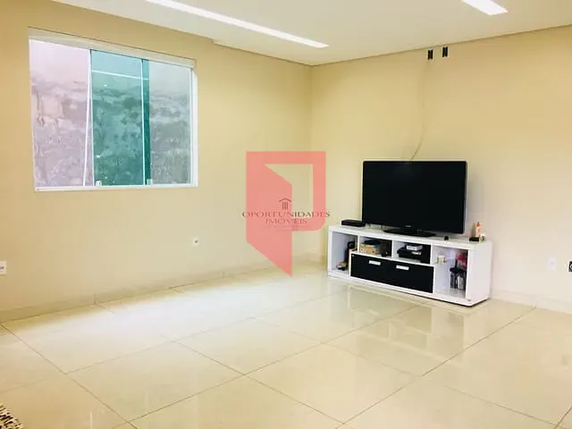 Casa com 330m² 4 quartos e 3 banheiros, à venda, no bairro Aparecida em Belo Horizonte