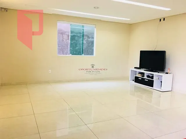 Casa com 330m² 4 quartos e 3 banheiros, à venda, no bairro Aparecida em Belo Horizonte