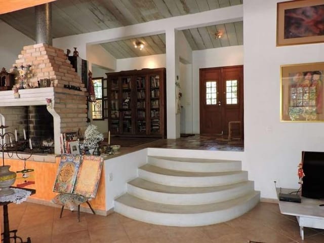 Casa com 5423m² 2 quartos e 4 banheiros, à venda, no bairro Vila Real Moinho Velho em Embu das Artes