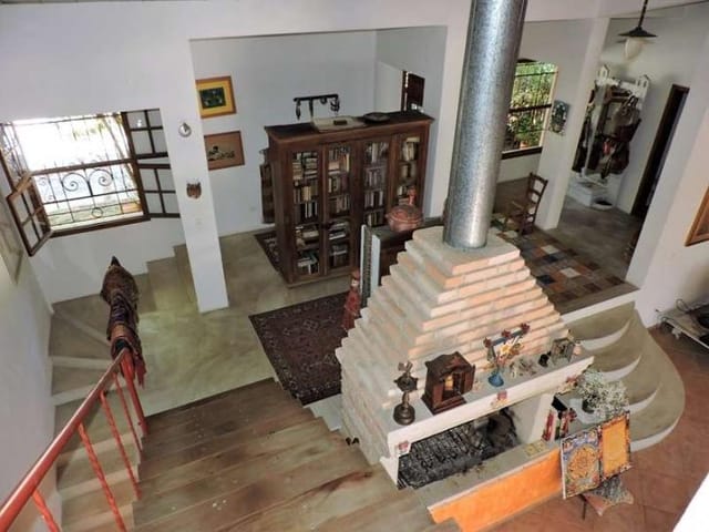 Casa com 5423m² 2 quartos e 4 banheiros, à venda, no bairro Vila Real Moinho Velho em Embu das Artes