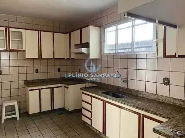Casa com 400m² 4 quartos e 3 banheiros, à venda, no bairro Fradinhos em Vitória