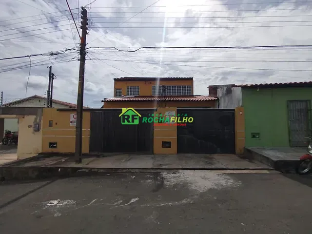 Casa com 400m² 5 quartos e 2 banheiros, à venda, no bairro Saci em Teresina