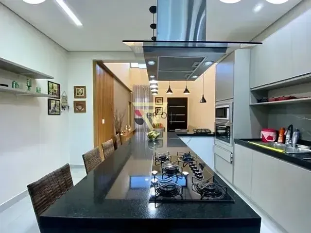 Casa com 253m² 3 quartos e 2 banheiros, à venda, no bairro Vivendas da Mata em Ribeirão Preto