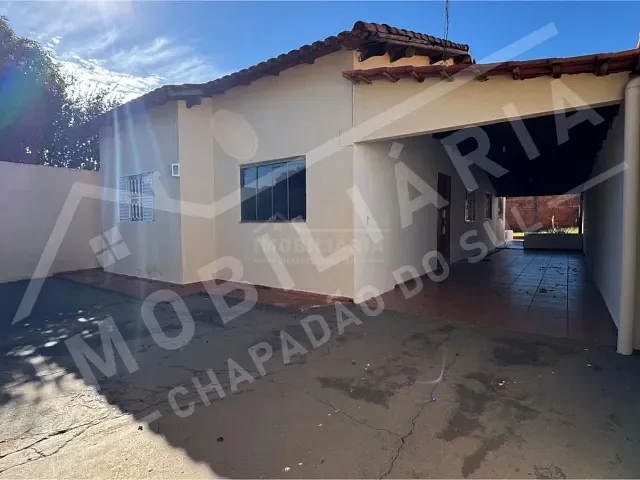 Casa 4 quartos e 1 banheiro, para alugar, no bairro ESPATÓDIA em Chapadão do Sul