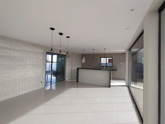 Casa com 177m² 4 quartos e 1 banheiro, à venda, no bairro Centro em Conde