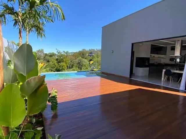 Casa com 525m² 3 quartos e 5 banheiros, à venda, no bairro Condomínio do Lago em Goiânia