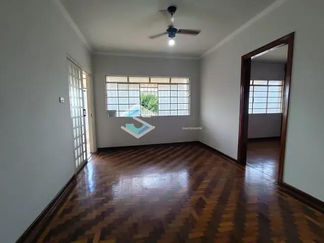 Casa com 202m² 3 quartos e 2 banheiros, à venda, no bairro Centro em Jacarezinho
