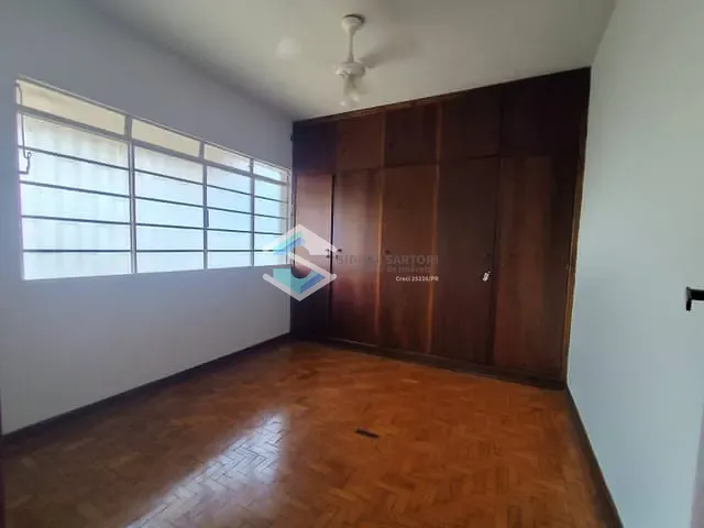 Casa com 202m² 3 quartos e 2 banheiros, à venda, no bairro Centro em Jacarezinho
