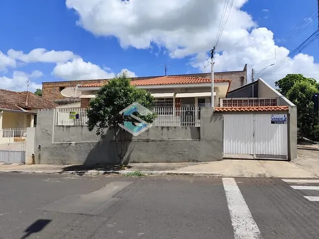 Casa com 202m² 3 quartos e 2 banheiros, à venda, no bairro Centro em Jacarezinho