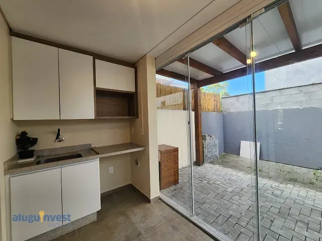 Casa com 134m² 3 quartos e 2 banheiros, à venda, no bairro Campeche em Florianópolis