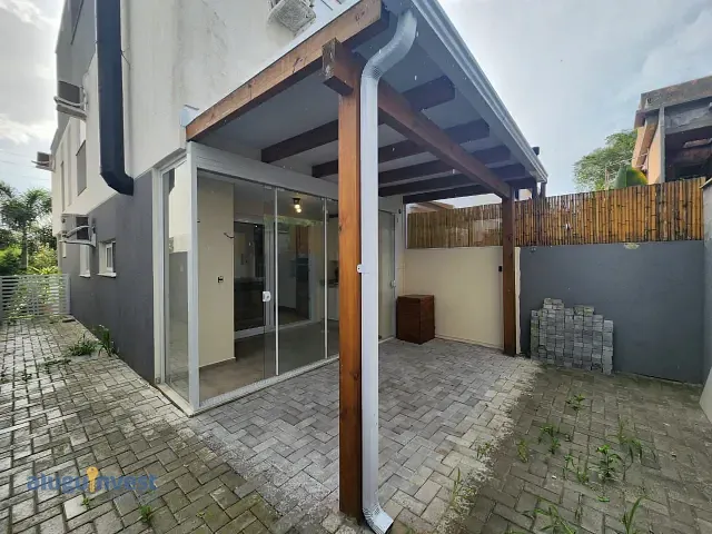 Casa com 134m² 3 quartos e 2 banheiros, à venda, no bairro Campeche em Florianópolis