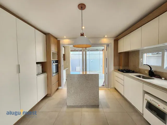 Casa com 134m² 3 quartos e 2 banheiros, à venda, no bairro Campeche em Florianópolis