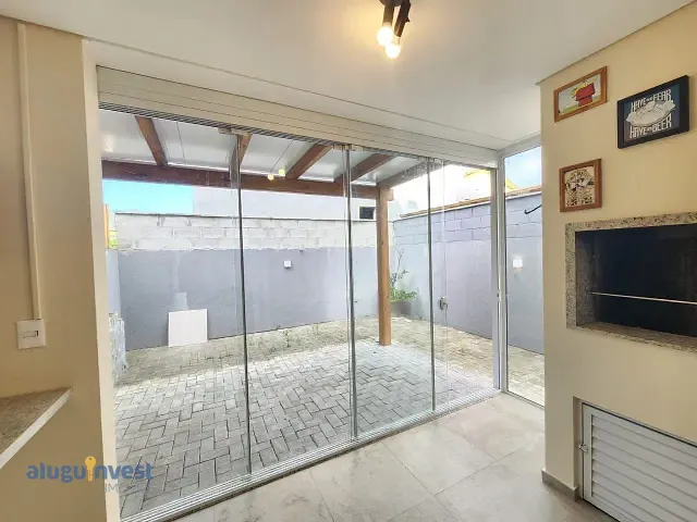 Casa com 134m² 3 quartos e 2 banheiros, à venda, no bairro Campeche em Florianópolis