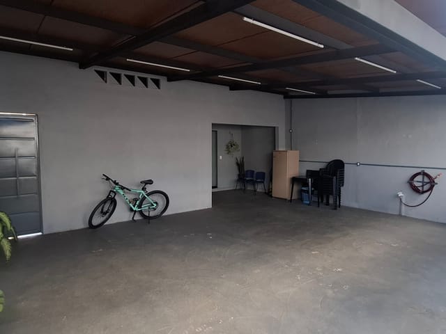 Casa 3 quartos e 2 banheiros, à venda, no bairro Vila Cruzeiro do Sul em Aparecida de Goiânia