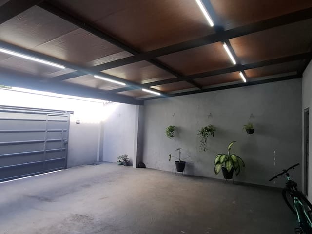 Casa 3 quartos e 2 banheiros, à venda, no bairro Vila Cruzeiro do Sul em Aparecida de Goiânia