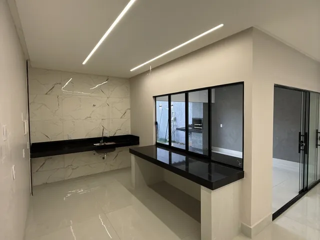 Casa 3 quartos e 4 banheiros, à venda, no bairro Jardim Atlântico em Goiânia