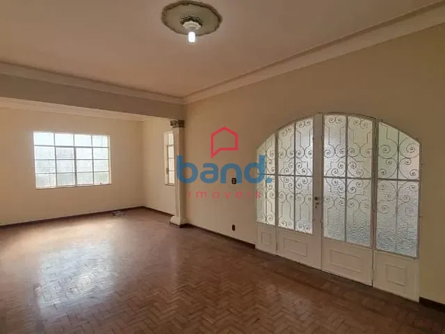Casa com 454m² 4 quartos e 5 banheiros, à venda ou para alugar, no bairro Centro em Porto Feliz