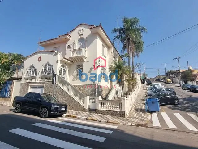 Casa com 454m² 4 quartos e 5 banheiros, à venda ou para alugar, no bairro Centro em Porto Feliz